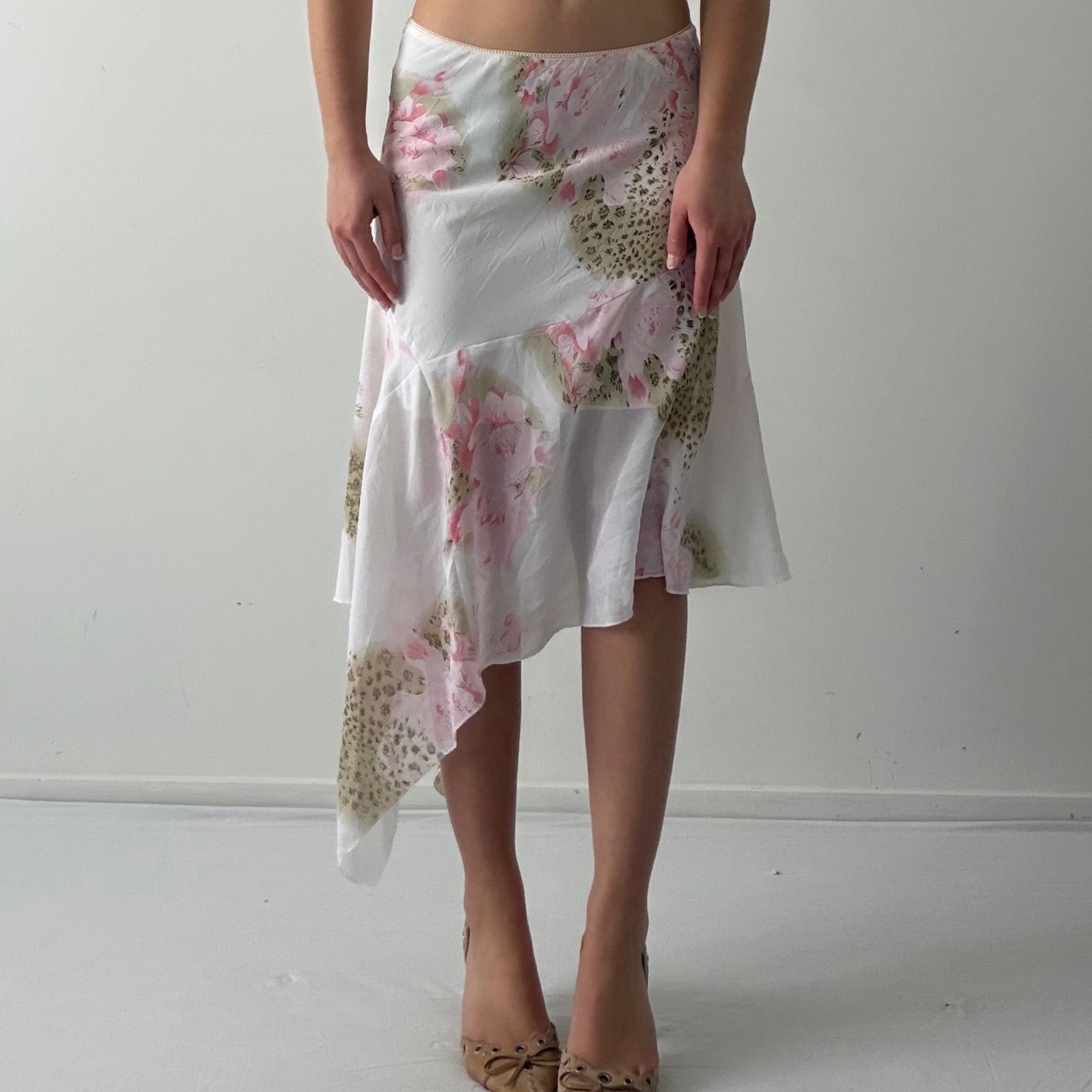 Rose Asymmetric Hem Skirt | S