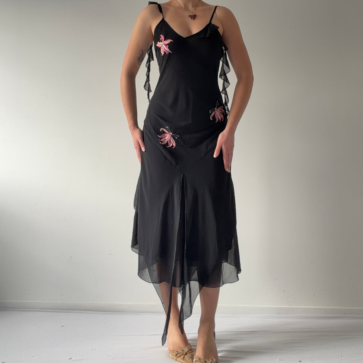 Miss Anne Asymmetric Ruffle Dress | M
