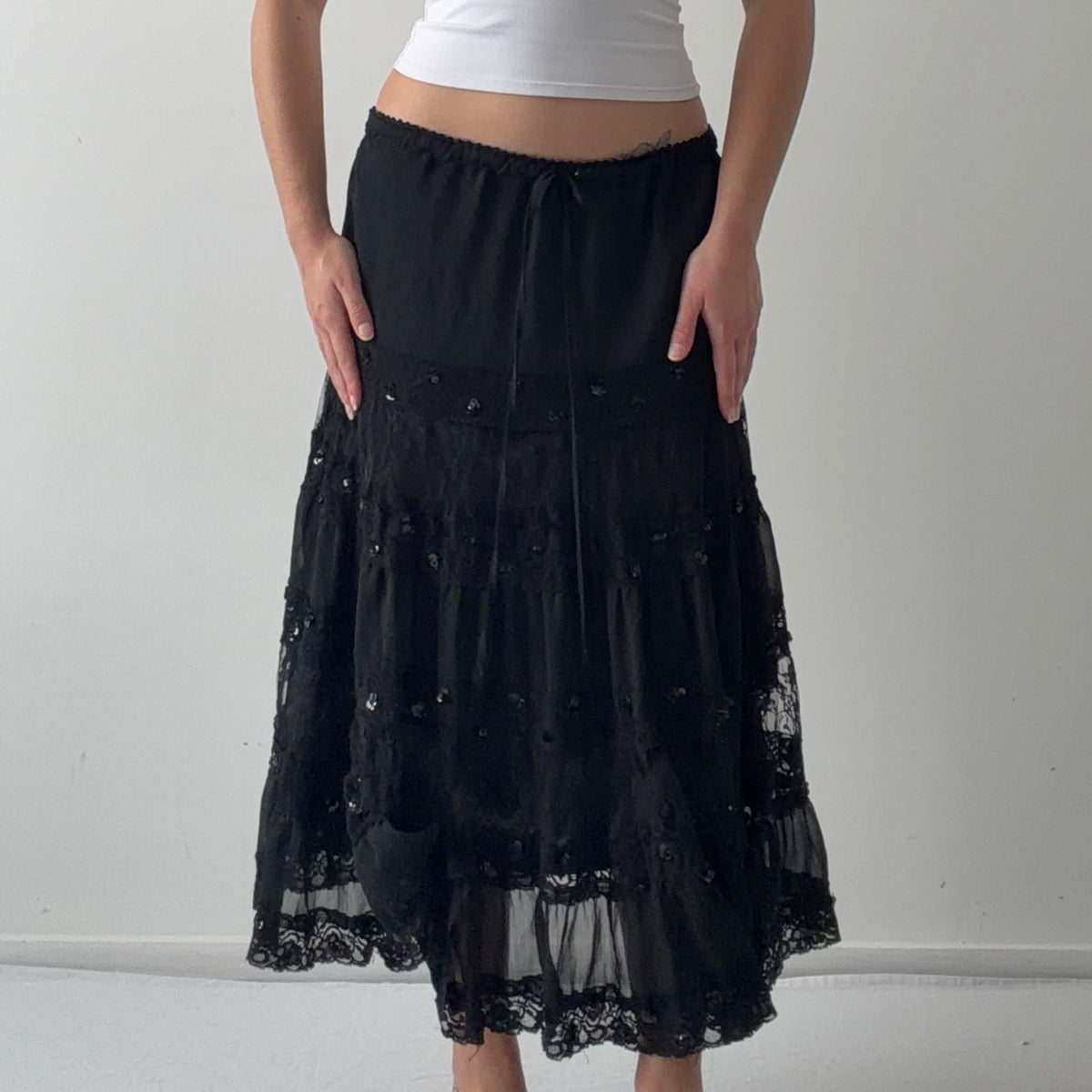 L'Pogee Tiered Midi Skirt | M