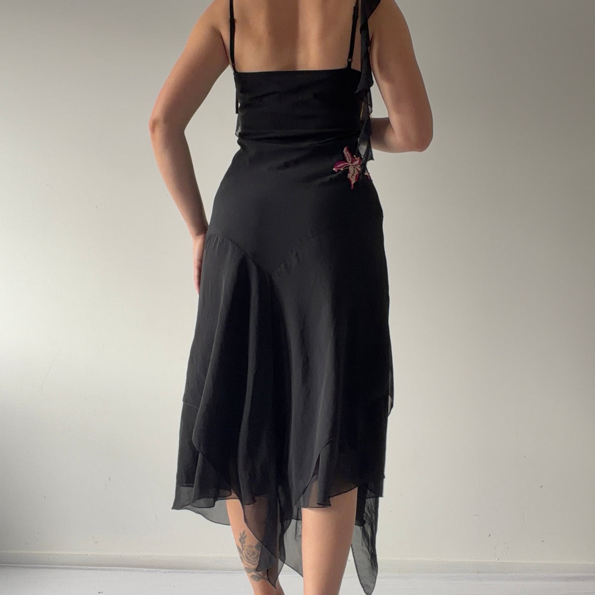 Miss Anne Asymmetric Ruffle Dress | M
