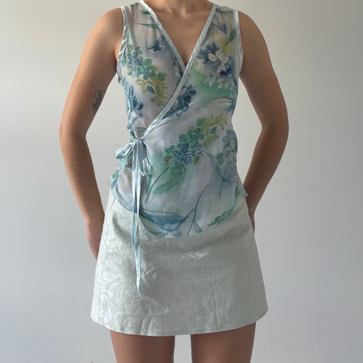 LA Intimates Floral Wrap Top | S