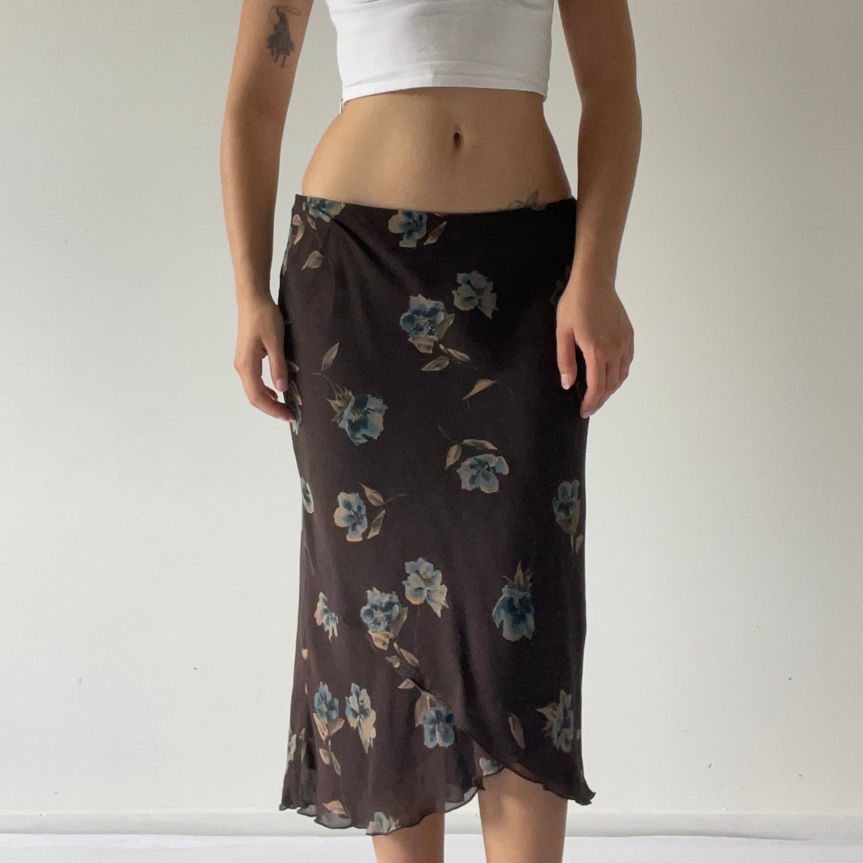 Jacqui E Floral Midi | 10-12