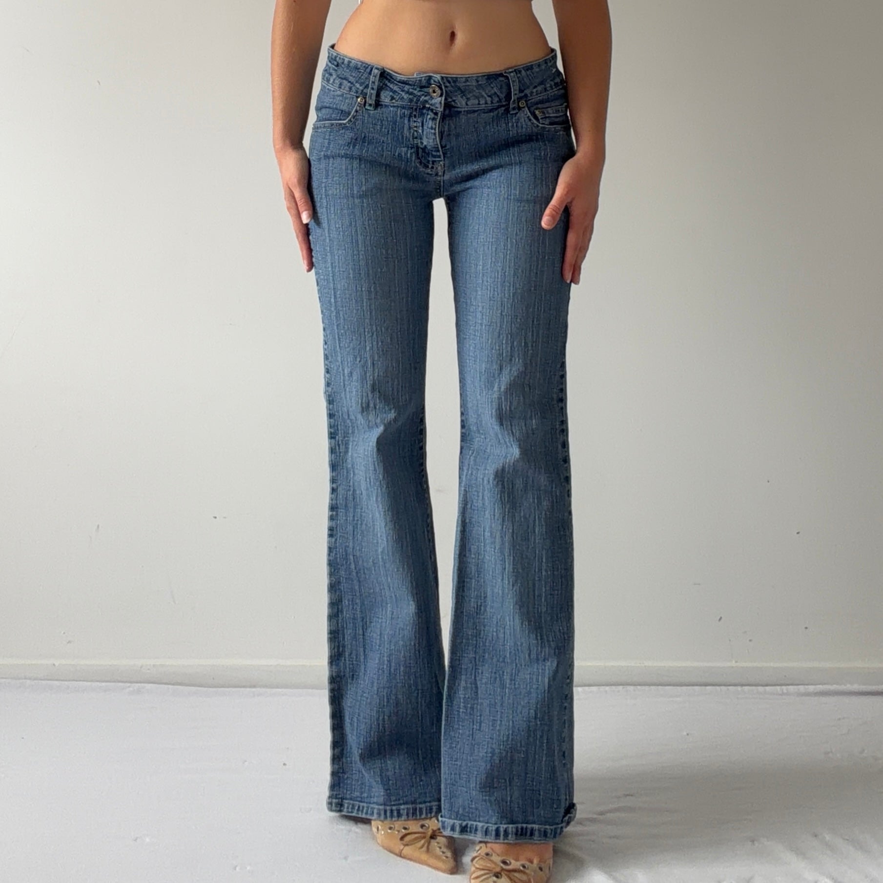 725 Low Rise Flare Jeans | M