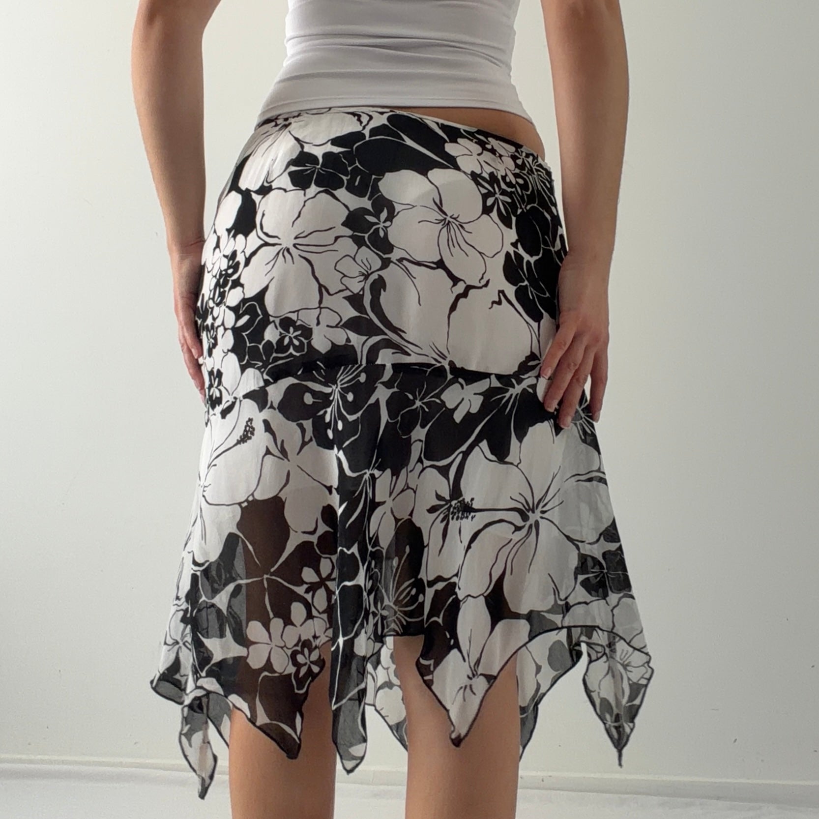 Yera Handkerchief Midi Skirt | 6-10