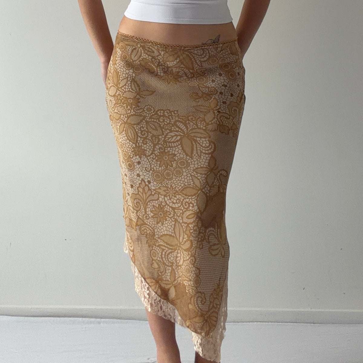 Asymmetric Midi Skirt | S