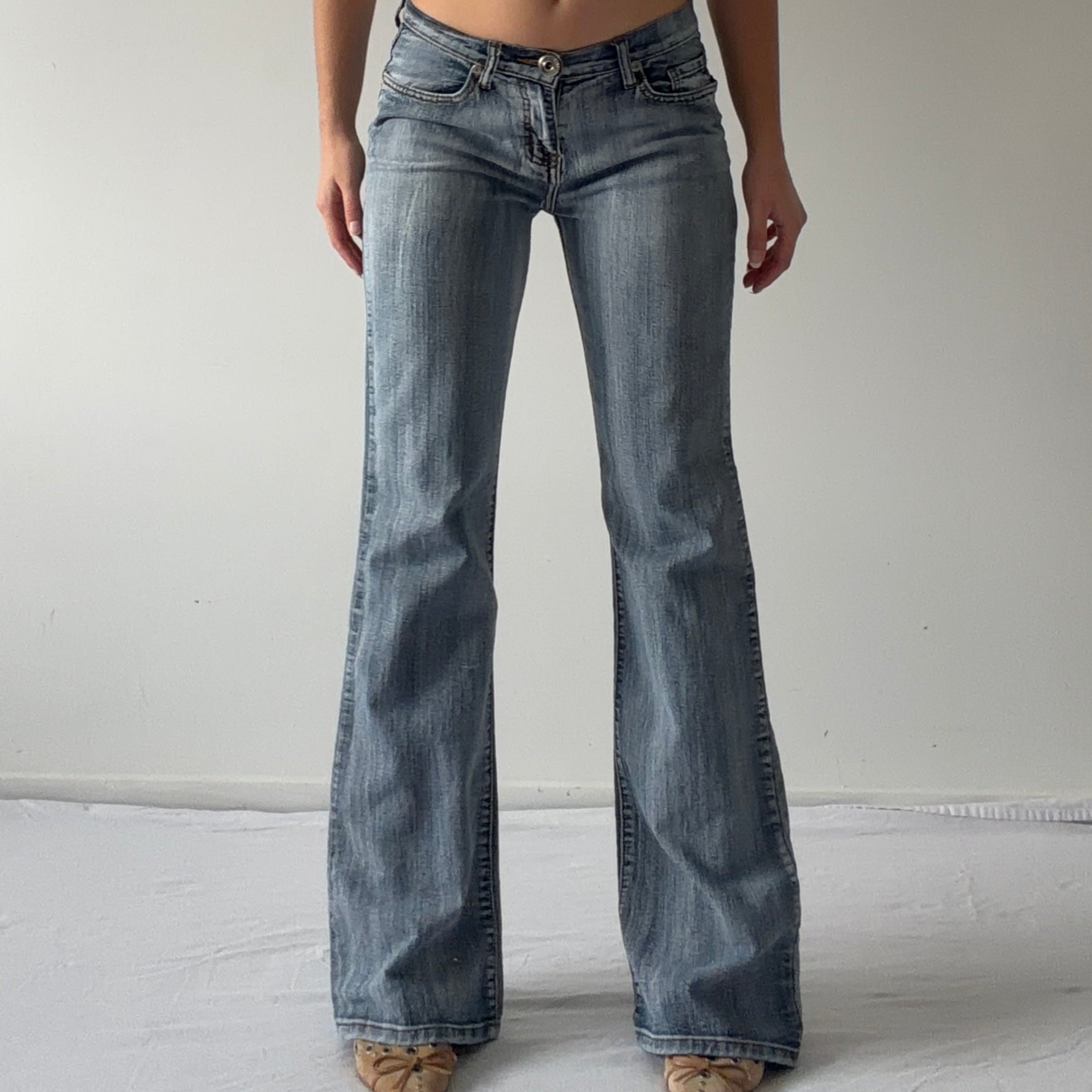 News Jeans Low Rise Flare | S