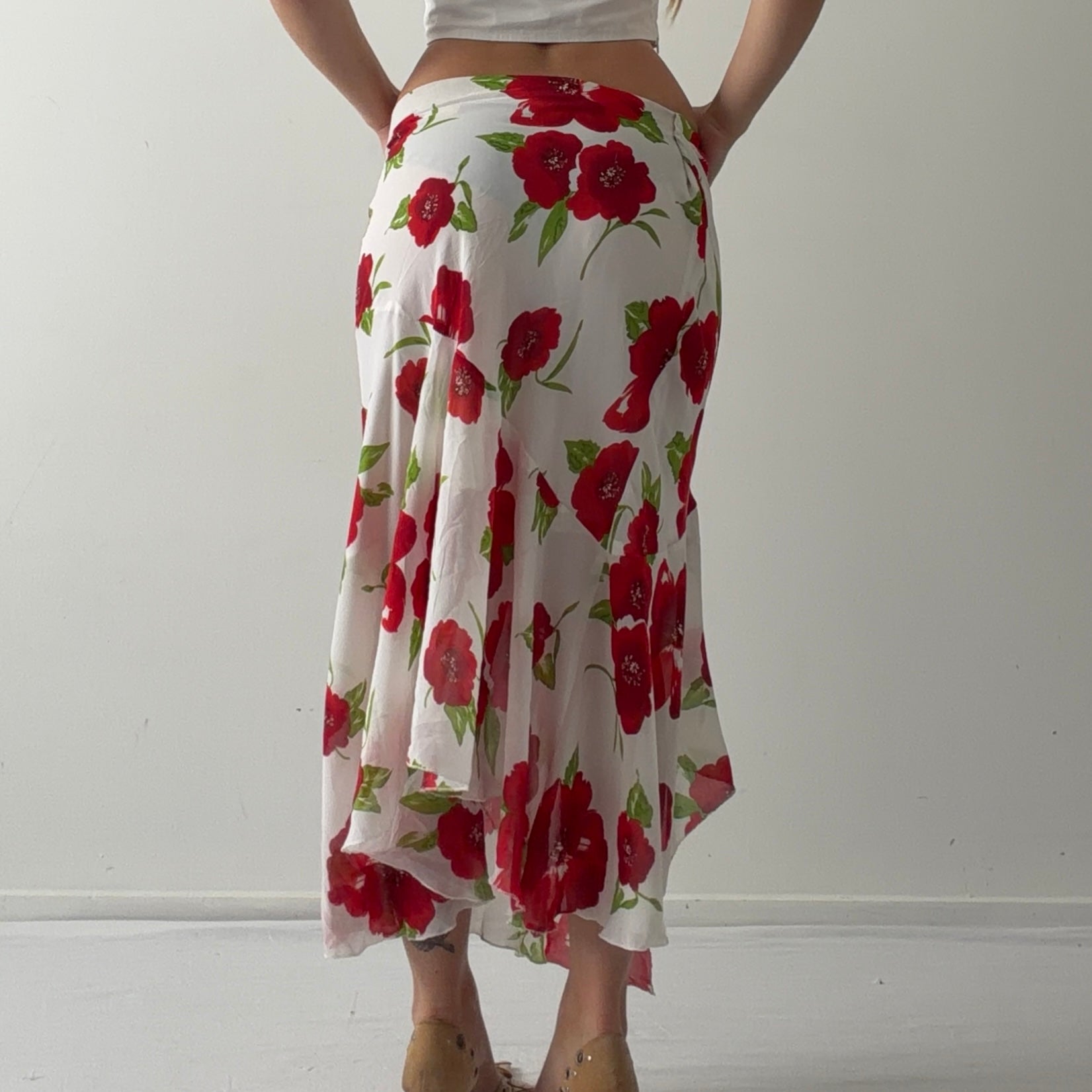 Aino Floral Asymmetric Midi | S