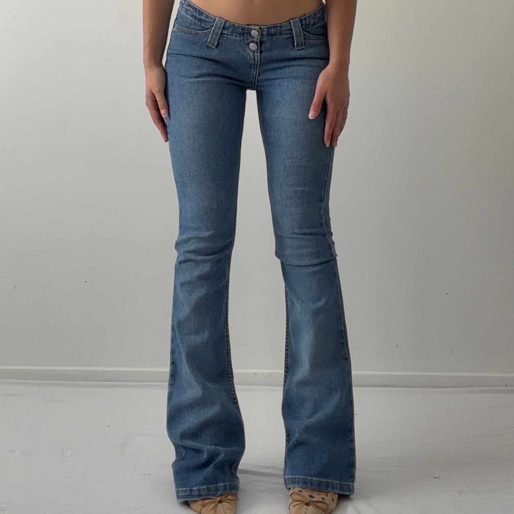 00s Levis 520 Super Low Bootcut Jeans | XS