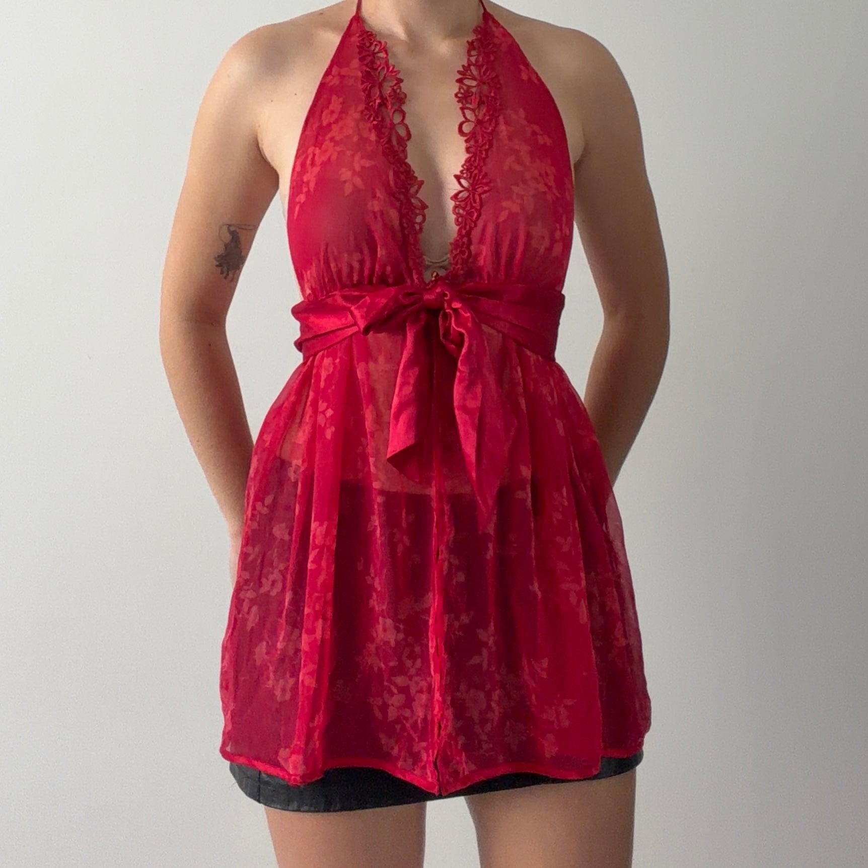 06 Victoria's Secret Halter Top | M