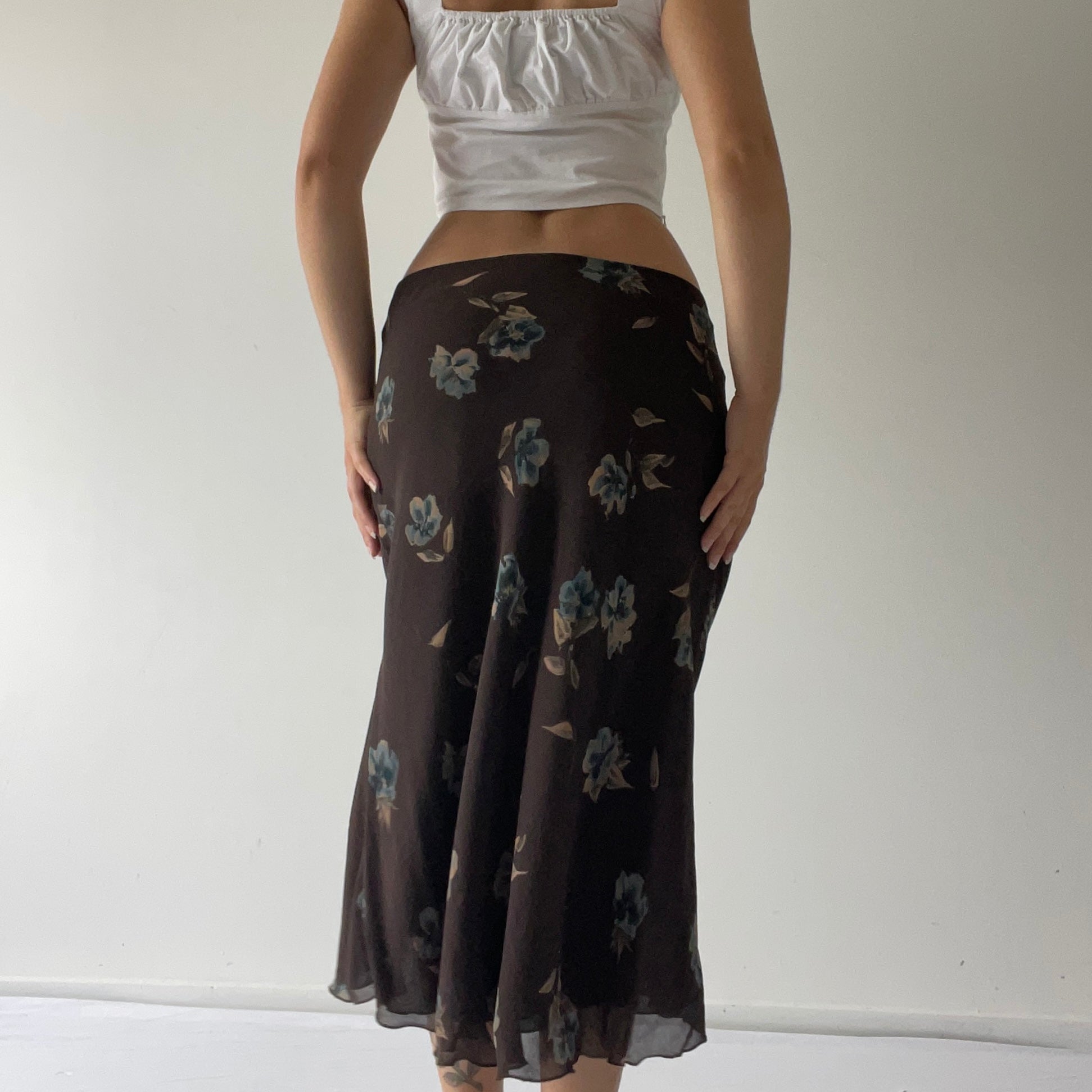 Jacqui E Floral Midi | 10-12