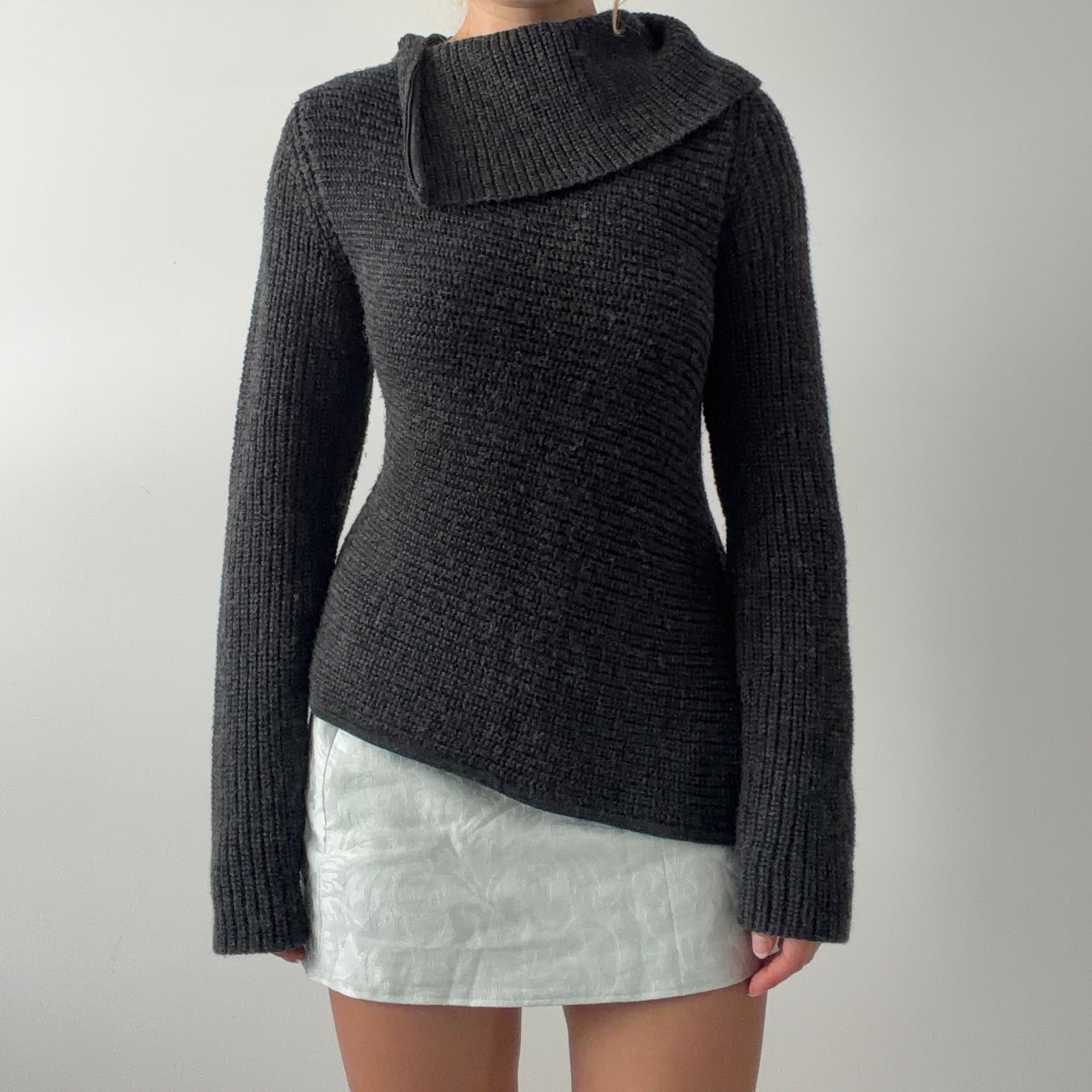 90s Max Wool Blend Asymmetric Sweater | 8-10