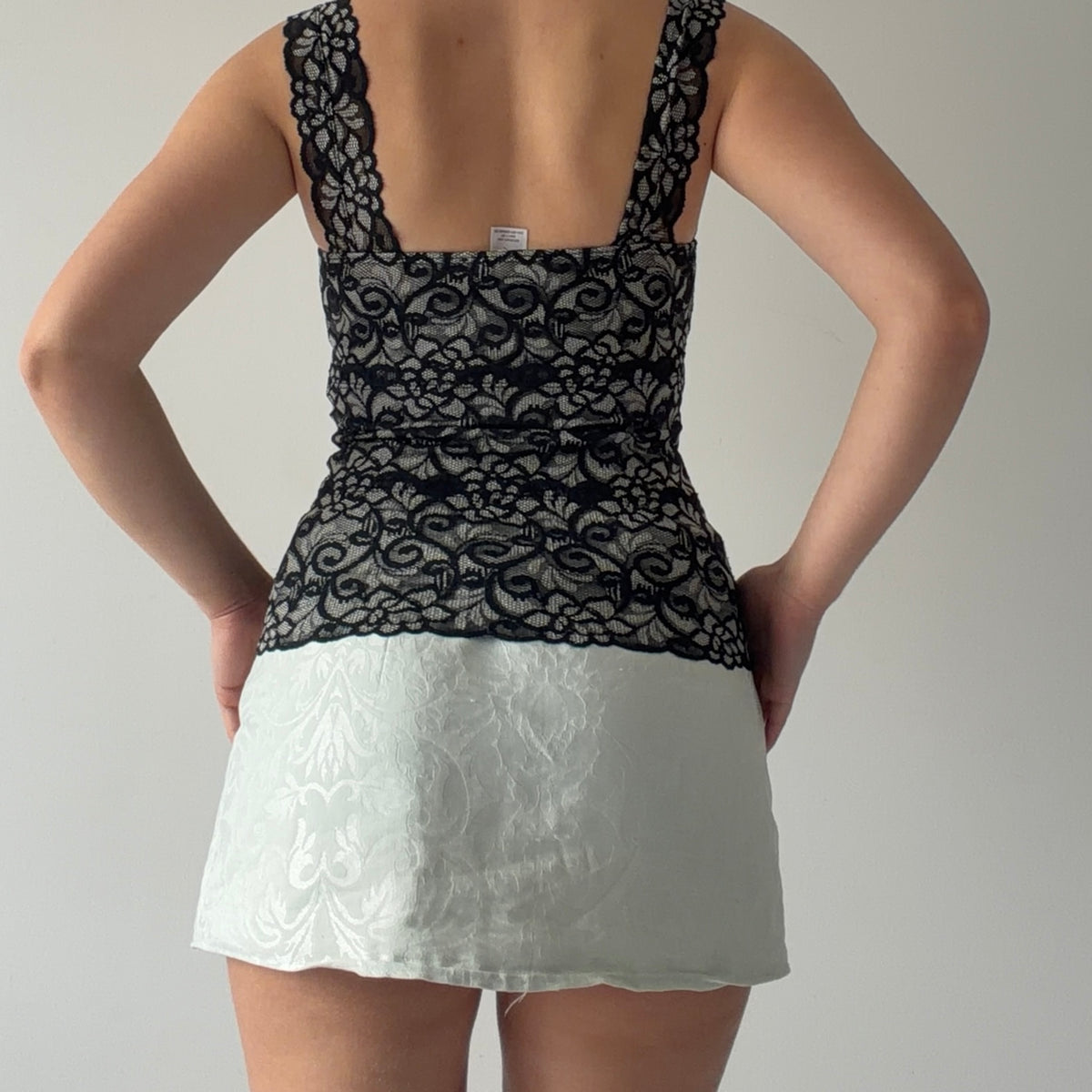 White House | Black Market Lace Cami | XS