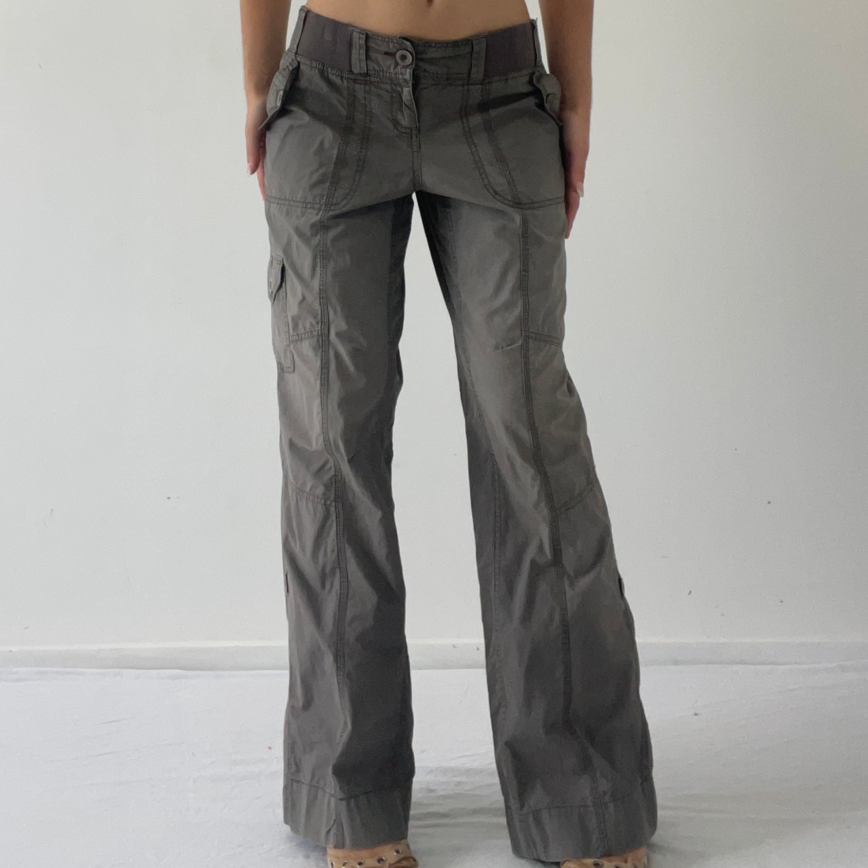 Low Rise Cargo Pants | M