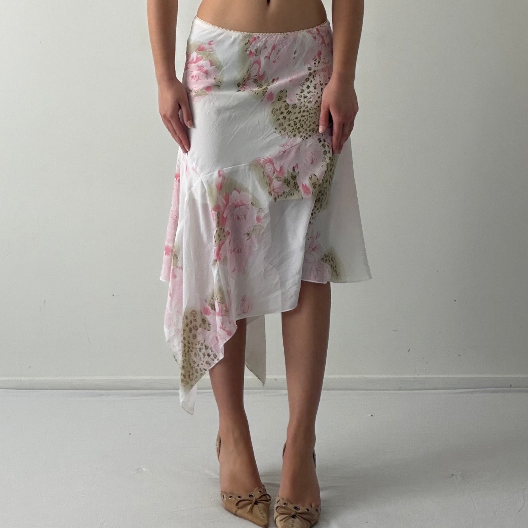 Rose Asymmetric Hem Skirt | S