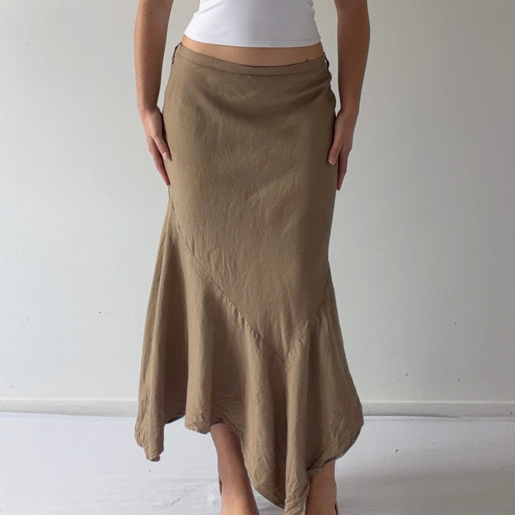 Larry Levine Linen Asymmetric Skirt | M