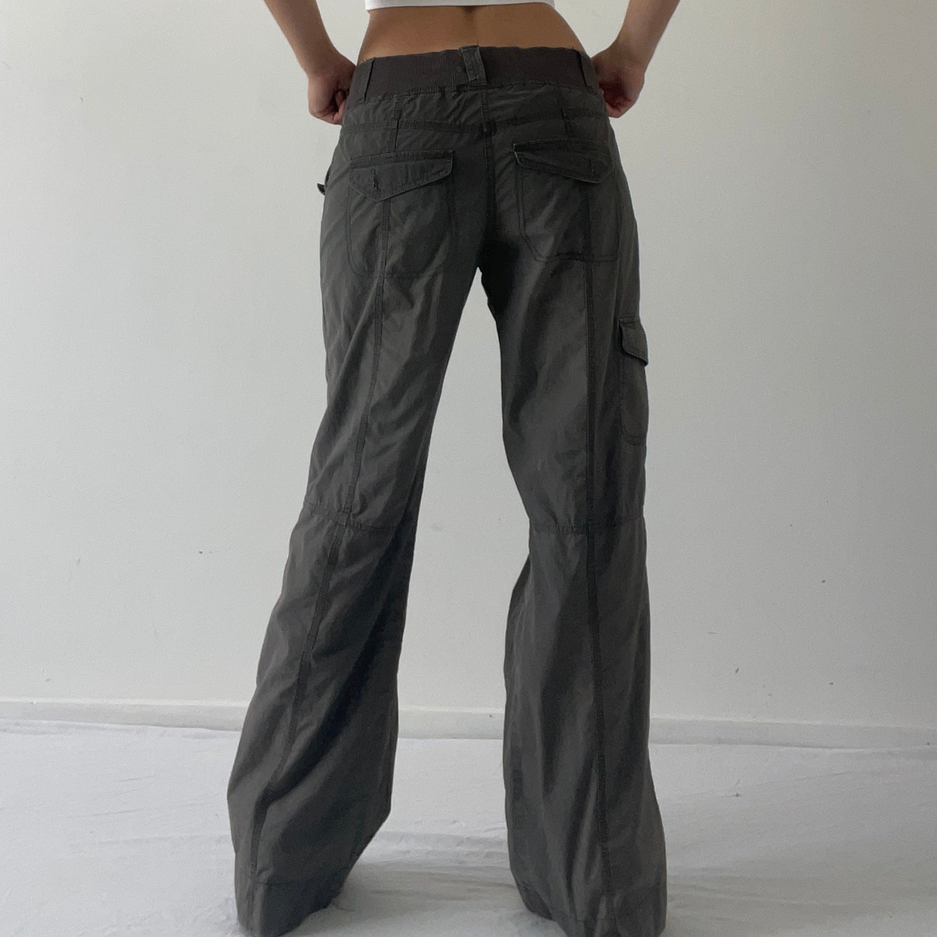 Low Rise Cargo Pants | M