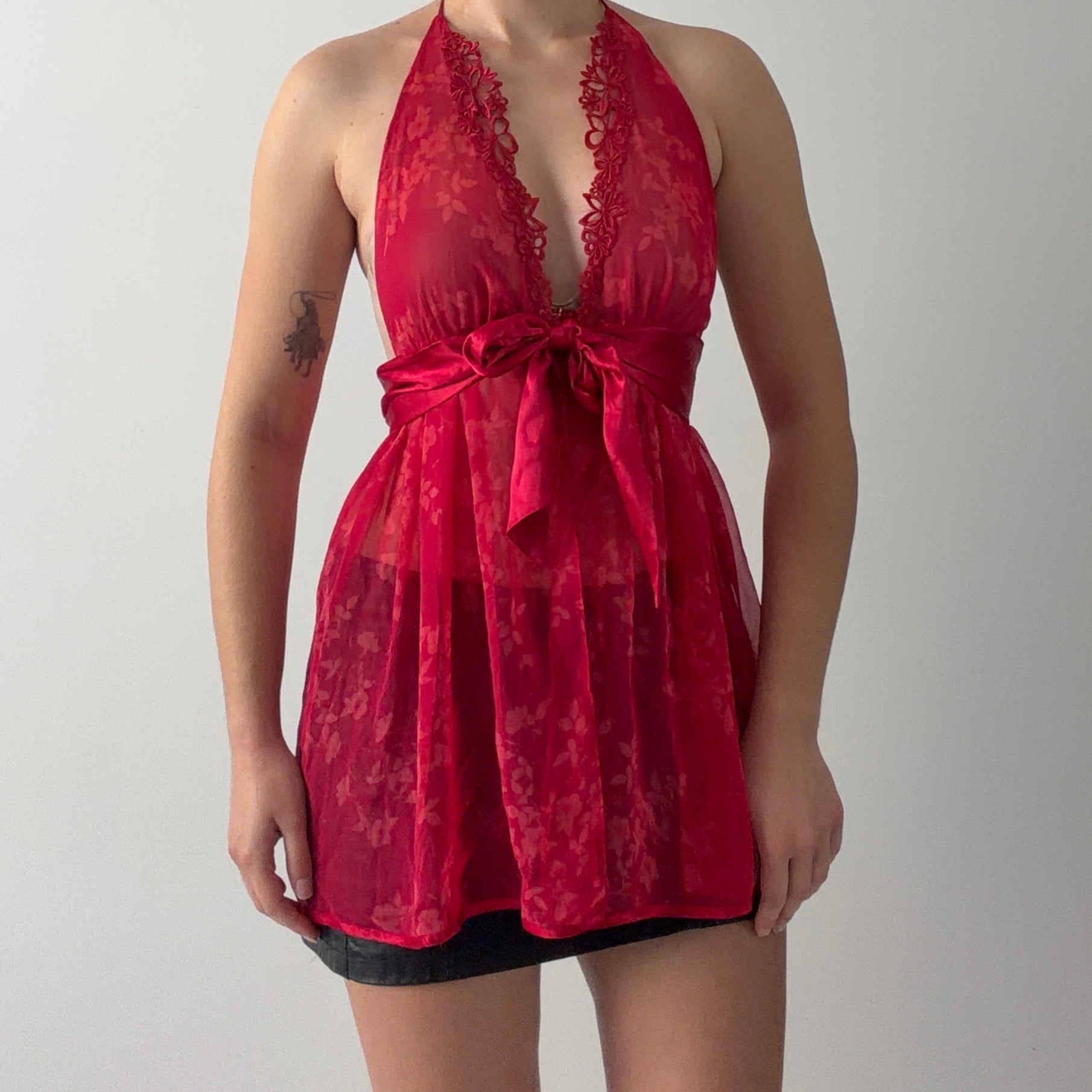 06 Victoria's Secret Halter Top | M