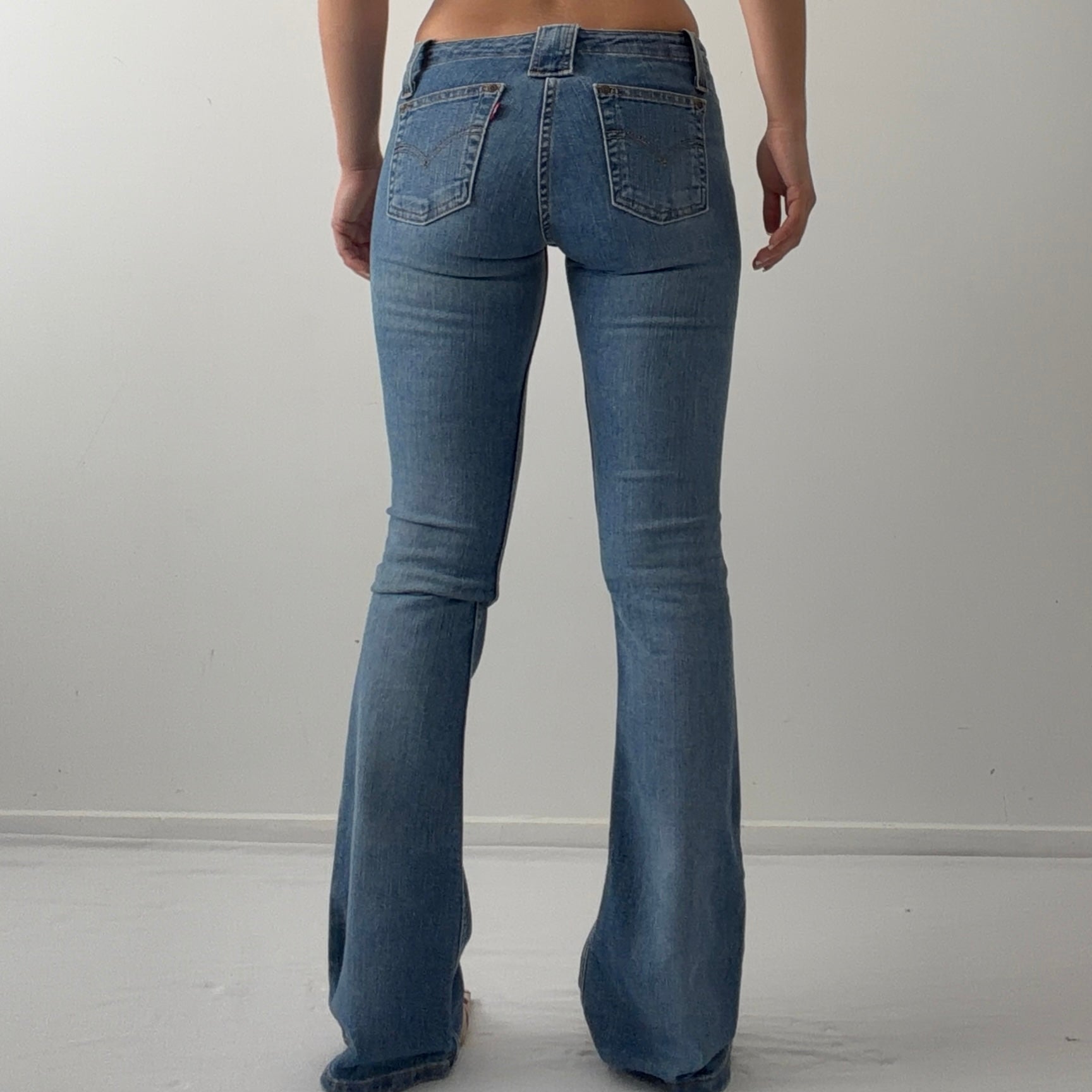 00s Levis 520 Super Low Bootcut Jeans | XS