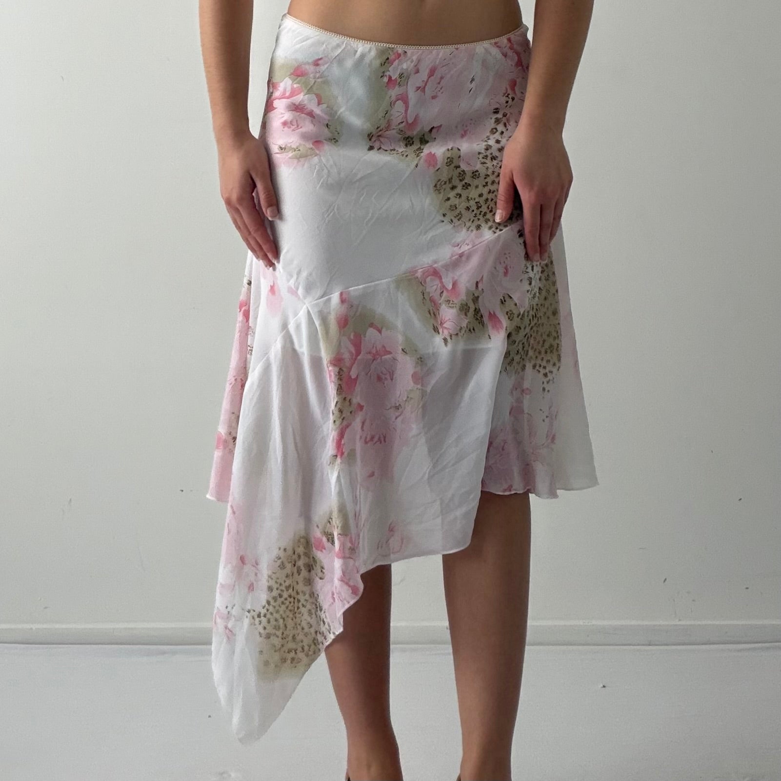 Rose Asymmetric Hem Skirt | S