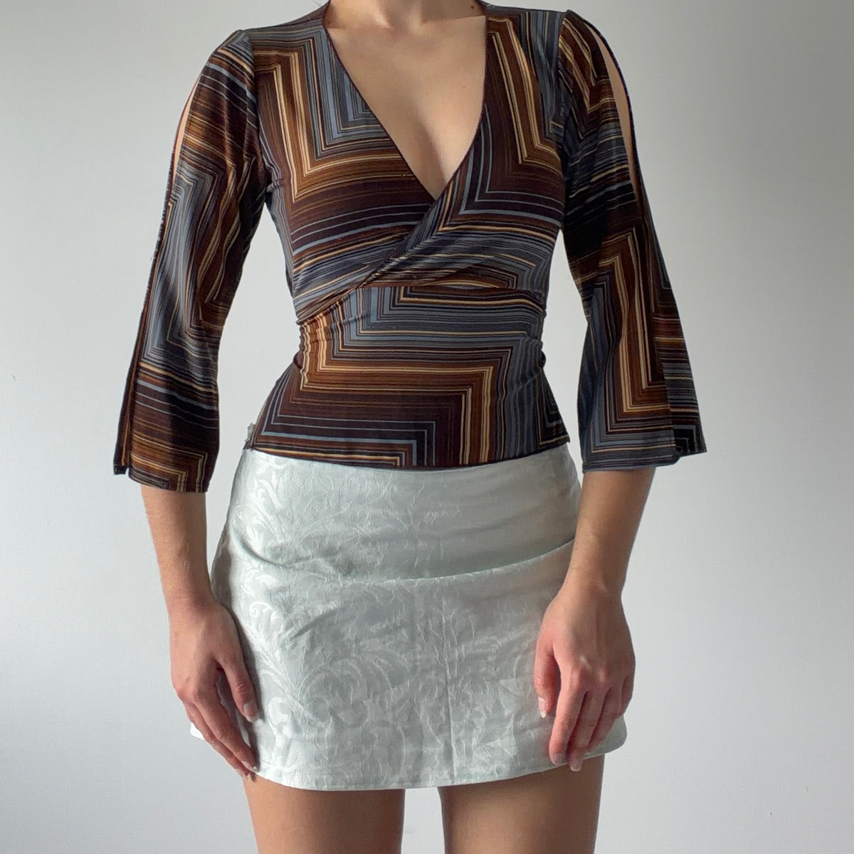 Siren Cutout Bell Sleeve Top | XS-S