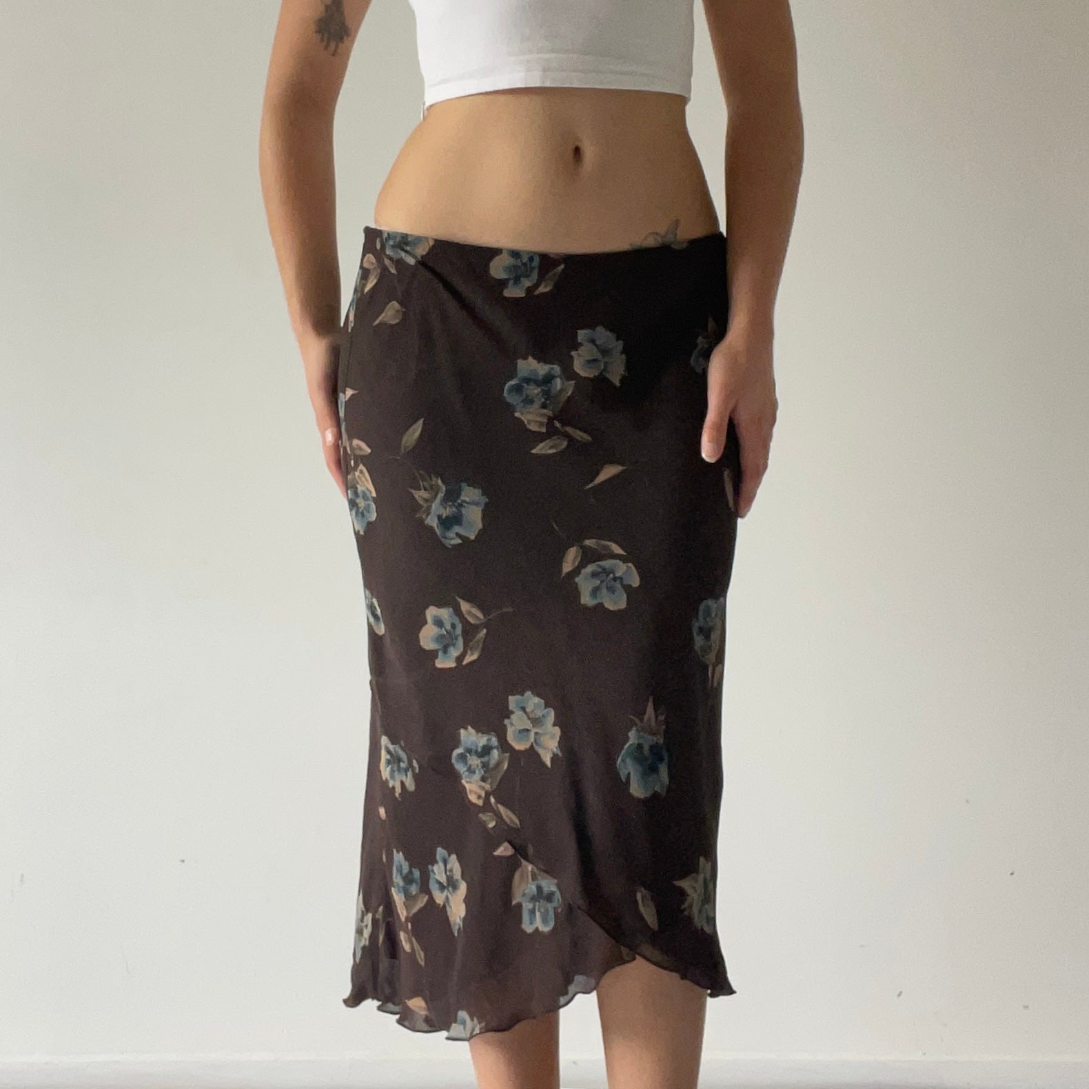 Jacqui E Floral Midi | 10-12