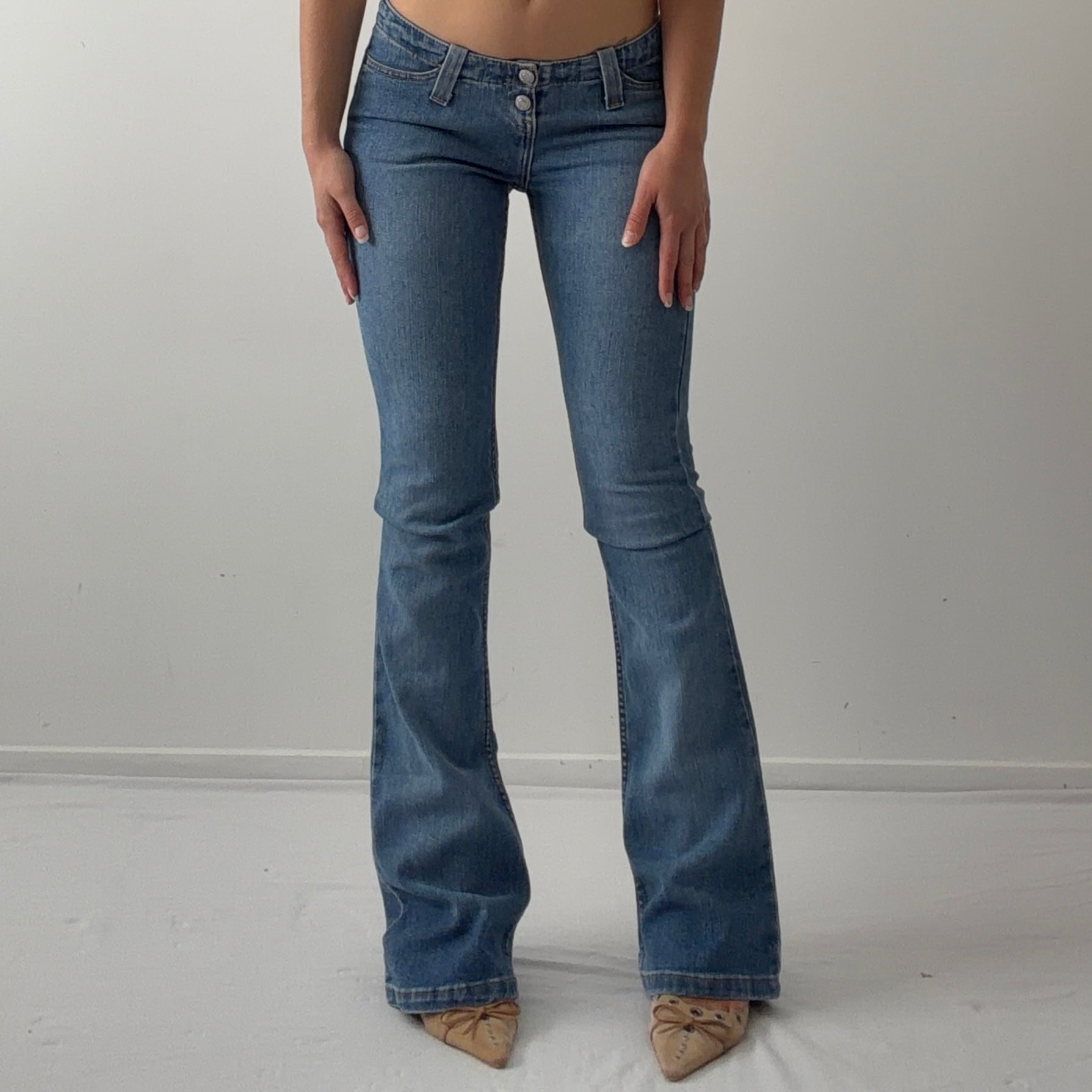 00s Levis 520 Super Low Bootcut Jeans | XS