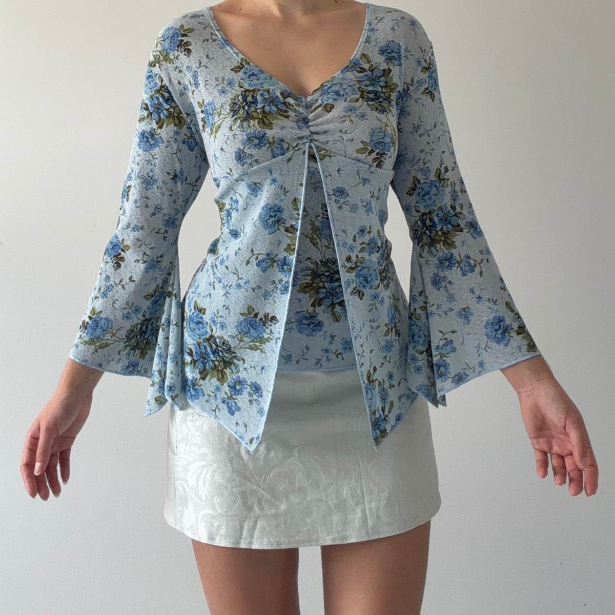 Allison Brittney Bell Sleeve Floral Top | M