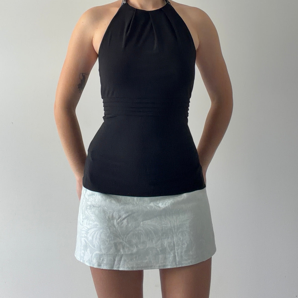 White House | Black Market Halter Top | S