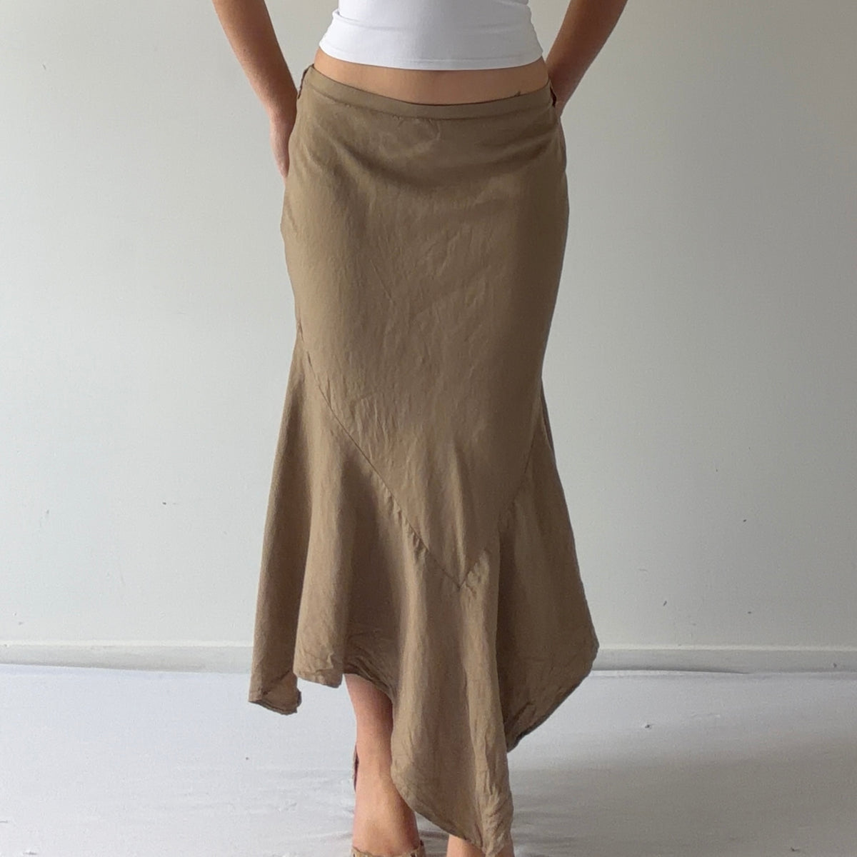 Larry Levine Linen Asymmetric Skirt | M