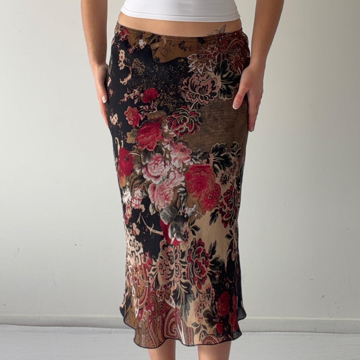 Jessica Rose Midi Skirt | L