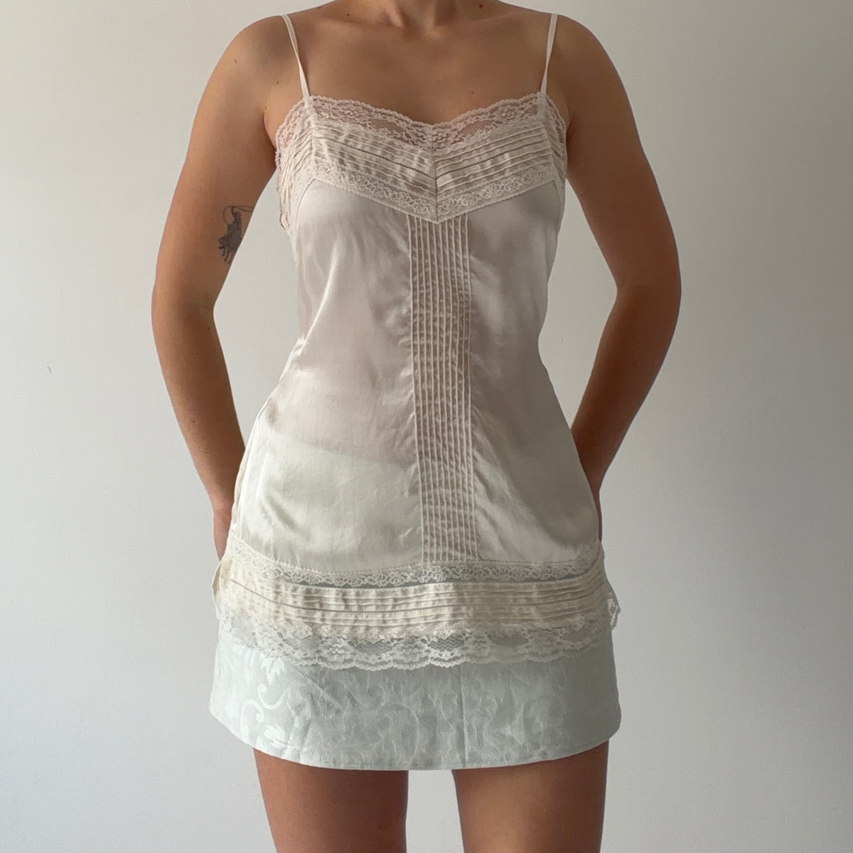 White House | Black Market Silk Cami | S