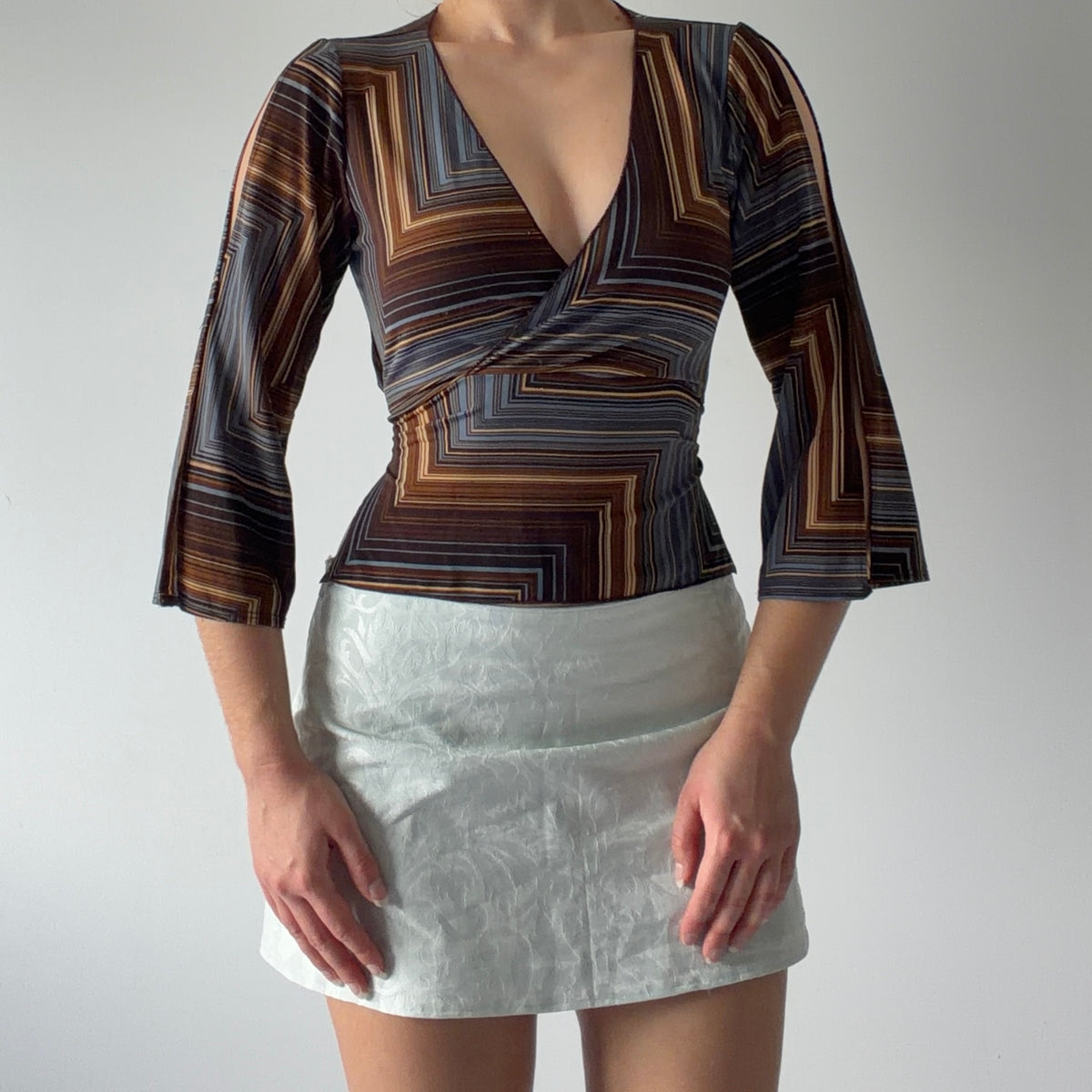 Siren Cutout Bell Sleeve Top | XS-S