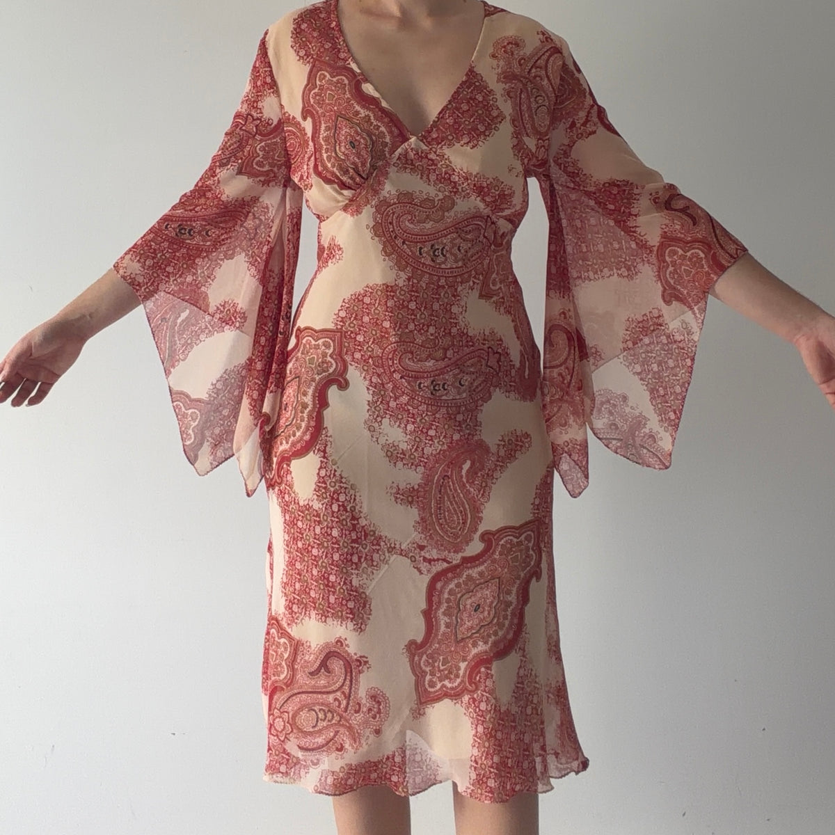 Pink Girl Paisley Bell Sleeve Midi Dress | L