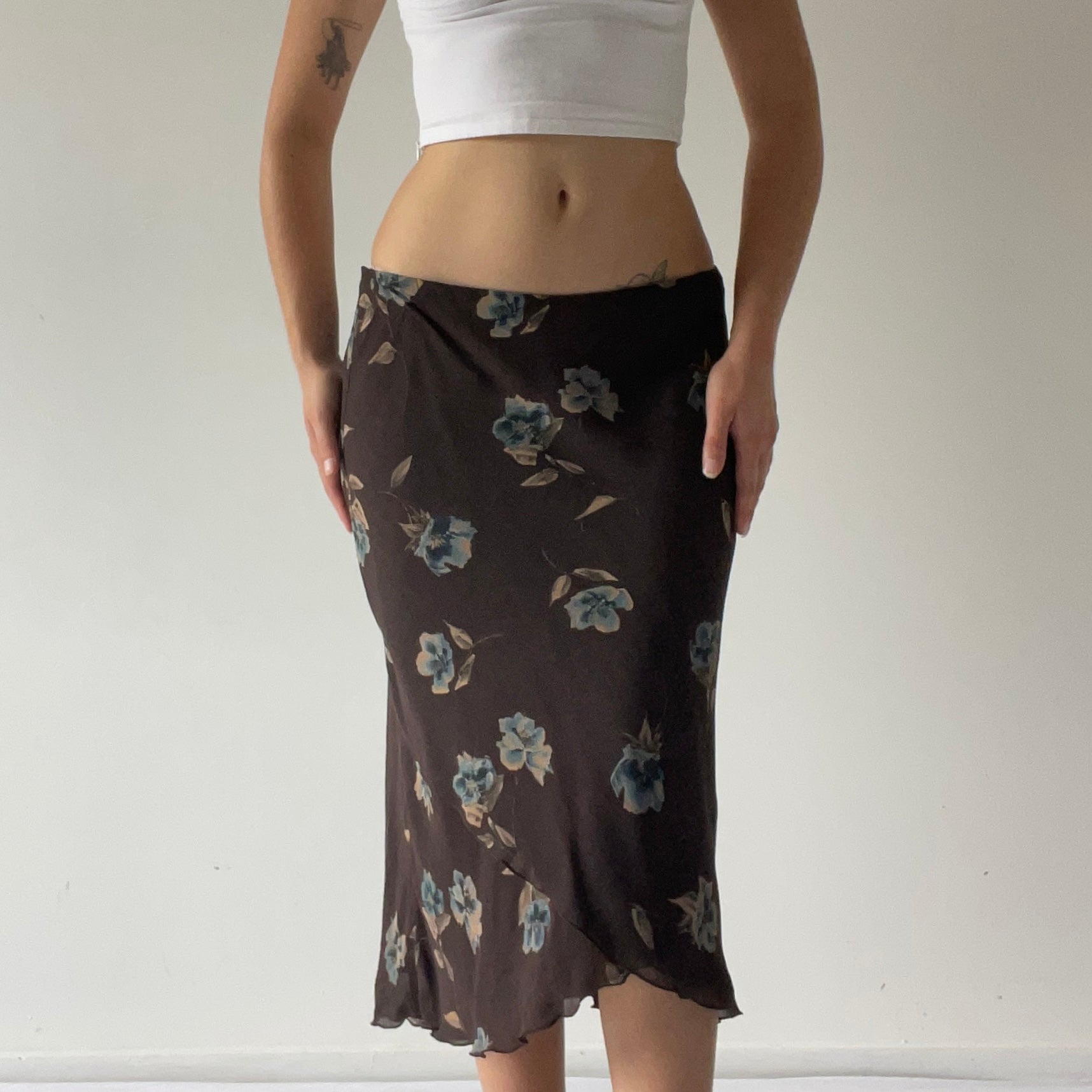Jacqui E Floral Midi | 10-12