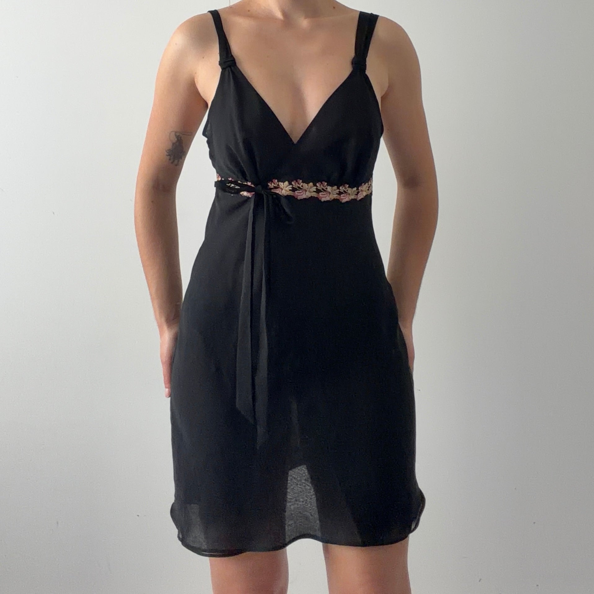 Darjeeling Embroidered Slip Dress | M