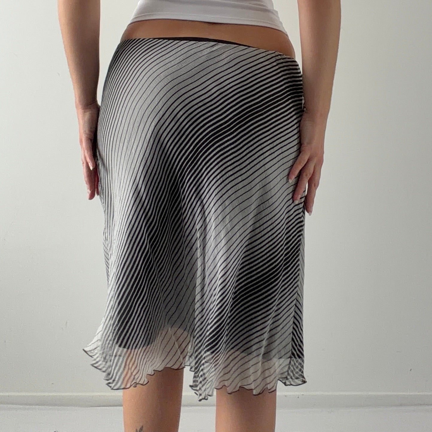 Hillard & Hanson Silk Midi Skirt | M
