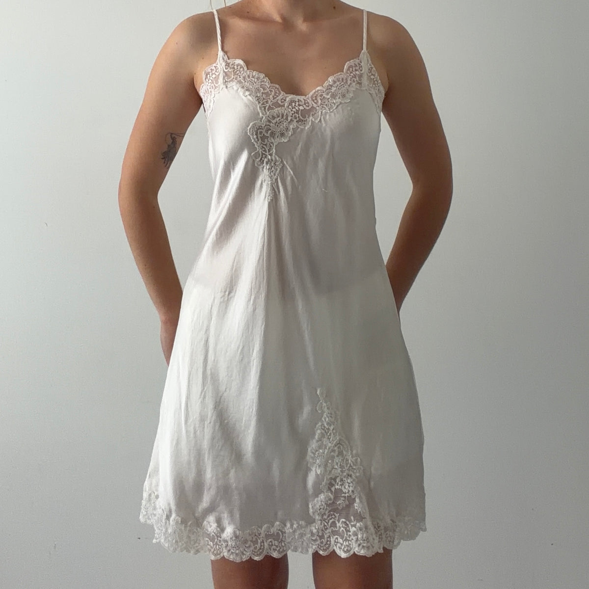 Lisa's Folly Luxe Silk Midi Dress | L