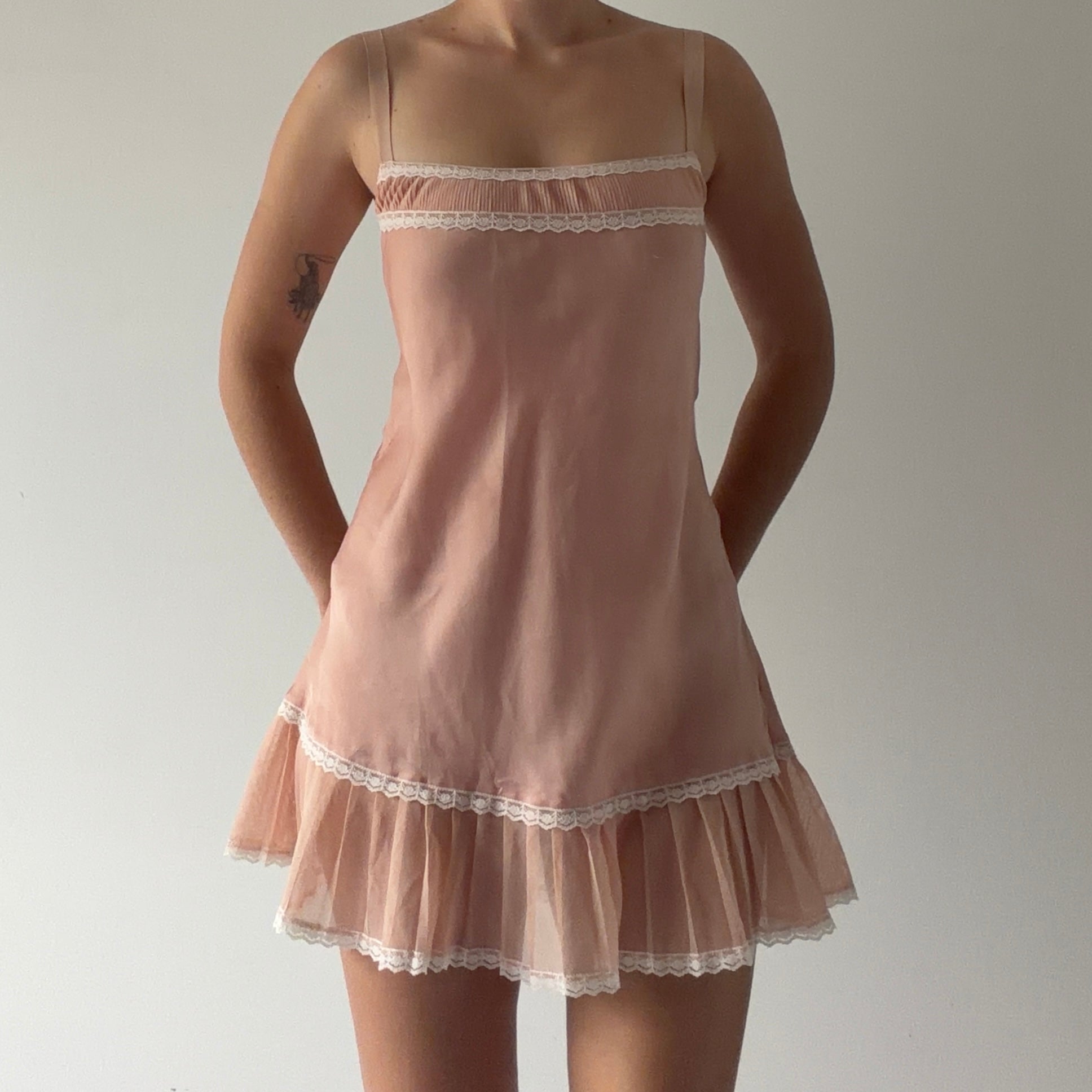 Victoria's Secret Lace Ruffle Slip Dress | 8-10