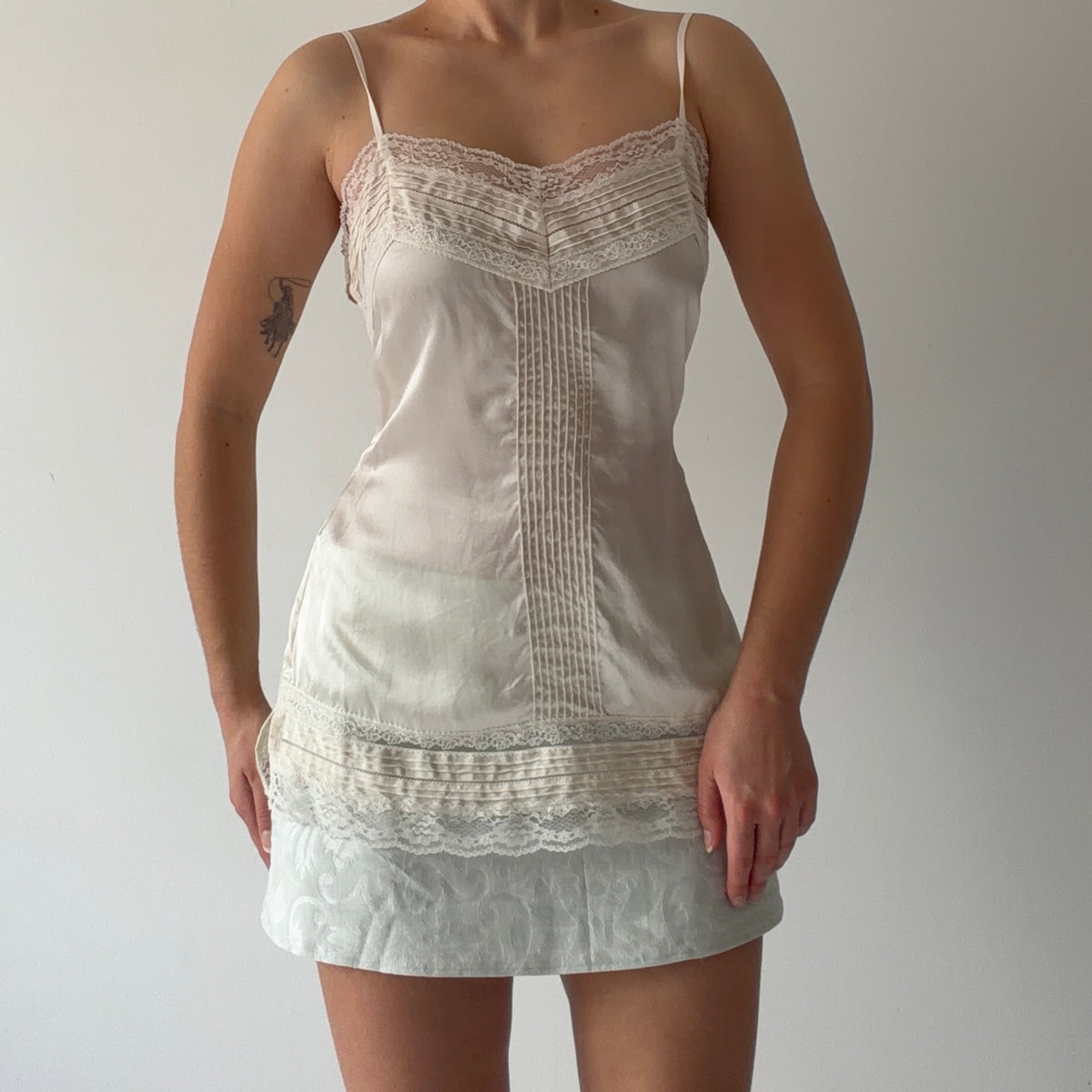 White House | Black Market Silk Cami | S
