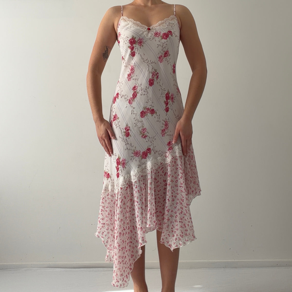 California Dynasty Rose Ruffle Midi Dress | S