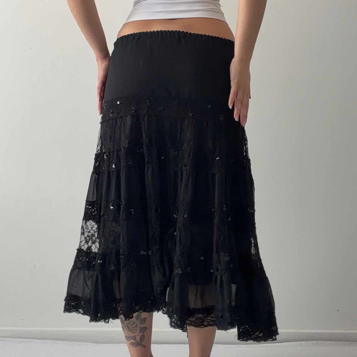 L'Pogee Tiered Midi Skirt | M