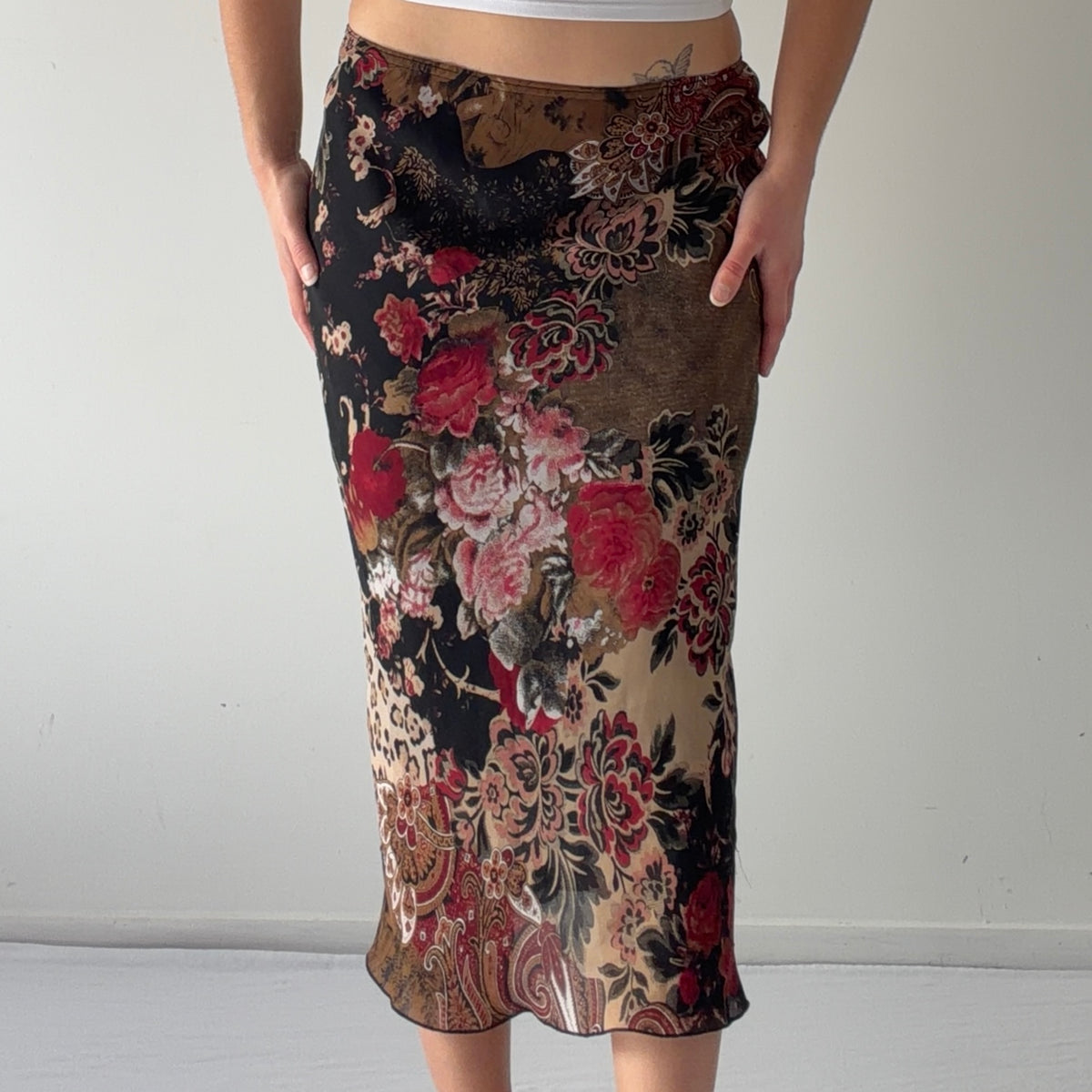 Jessica Rose Midi Skirt | L