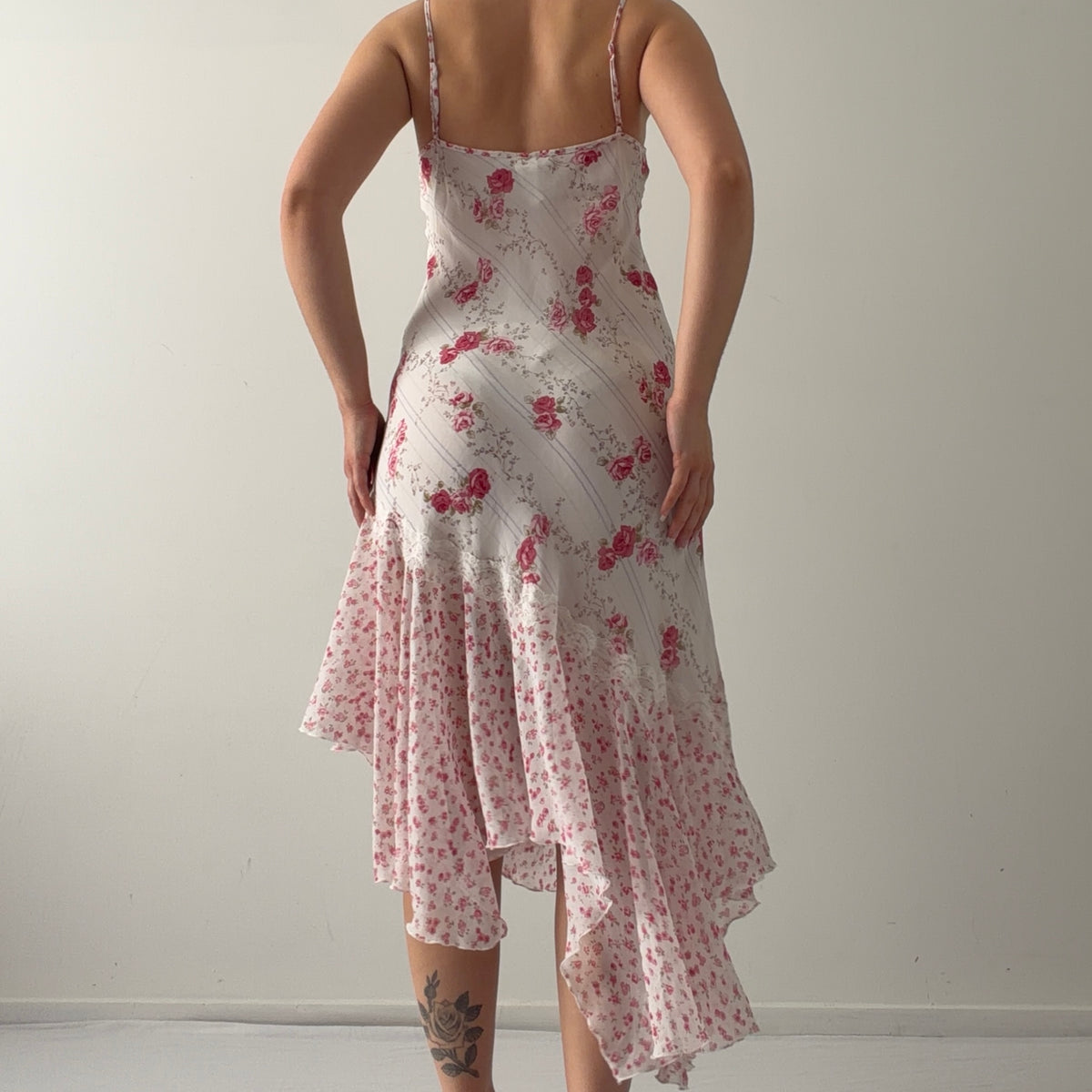 California Dynasty Rose Ruffle Midi Dress | S