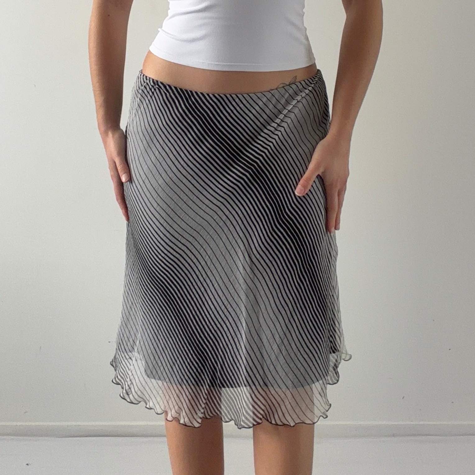 Hillard & Hanson Silk Midi Skirt | M