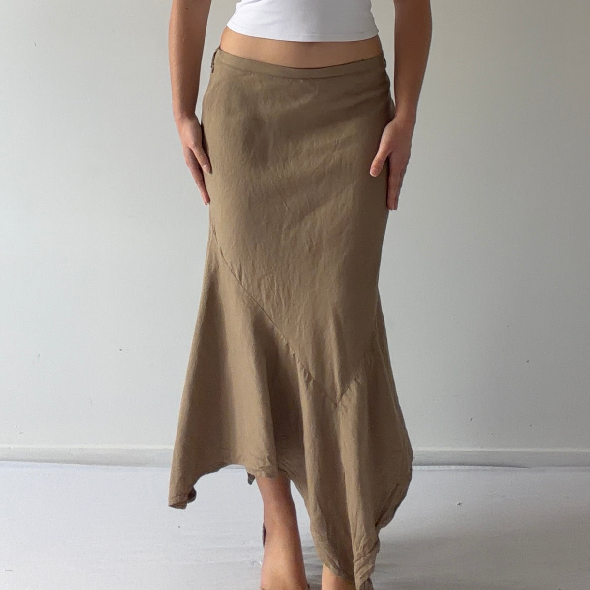 Larry Levine Linen Asymmetric Skirt | M
