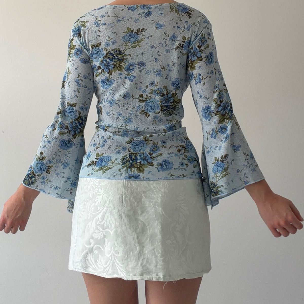 Allison Brittney Bell Sleeve Floral Top | M