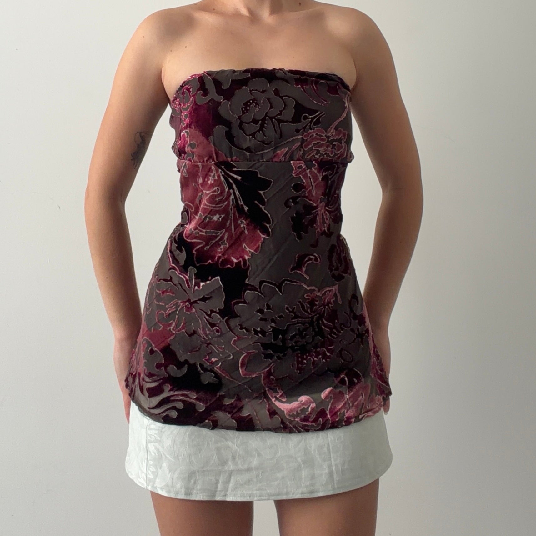 Le Chateau Burnout Strapless Top | L