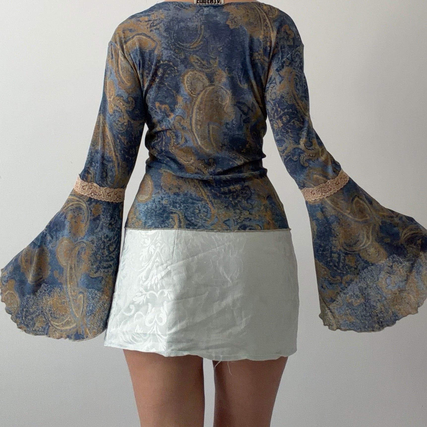 Forenza Bell Sleeve Paisley Top | L