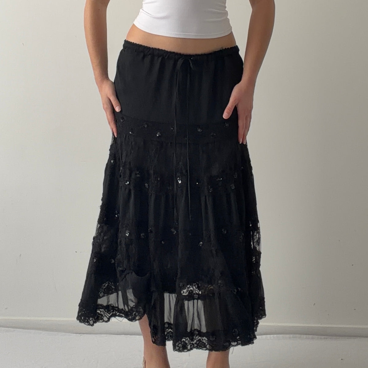 L'Pogee Tiered Midi Skirt | M
