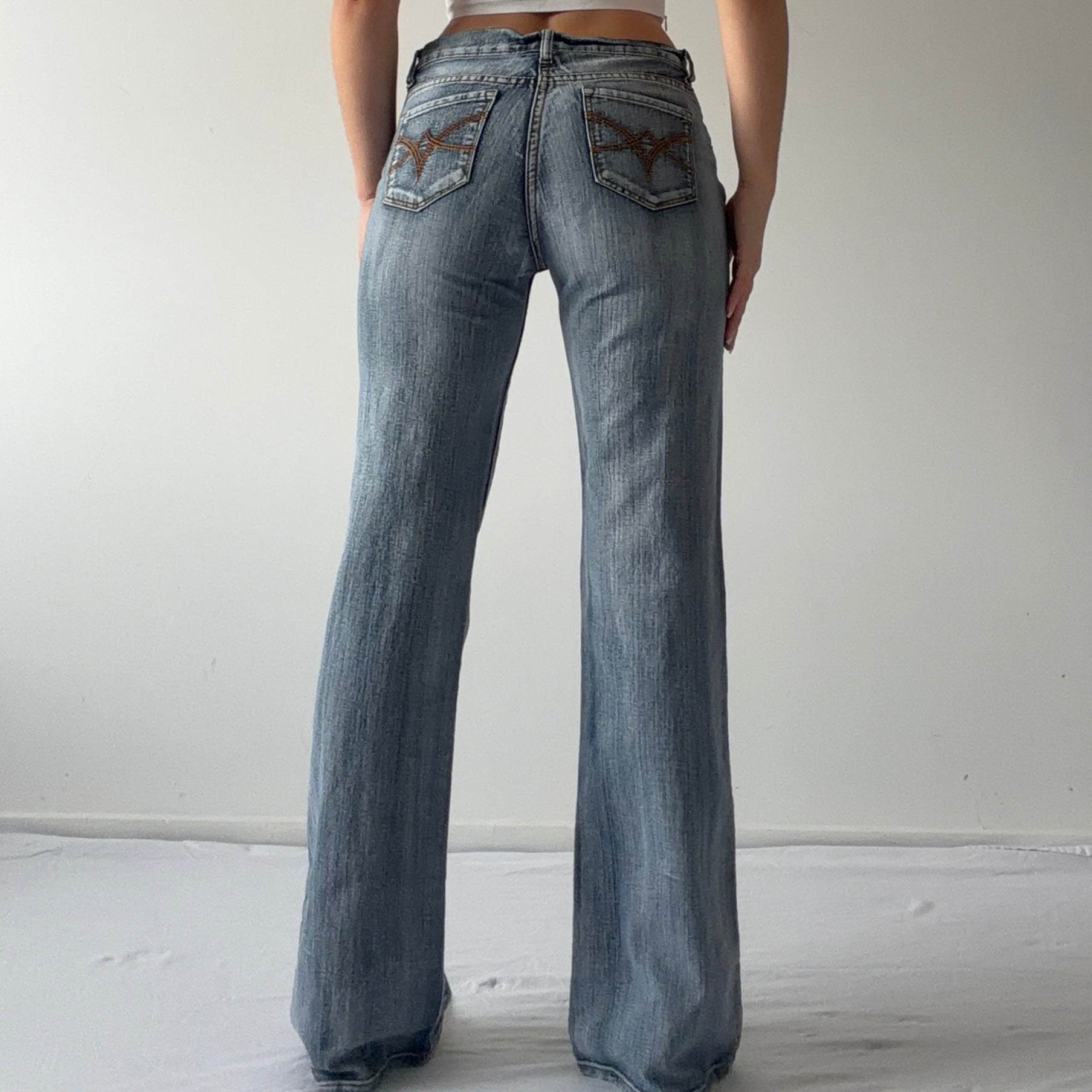 News Jeans Low Rise Flare | S